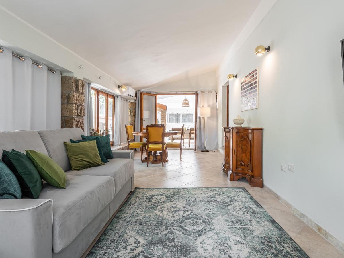 Iole Apartment