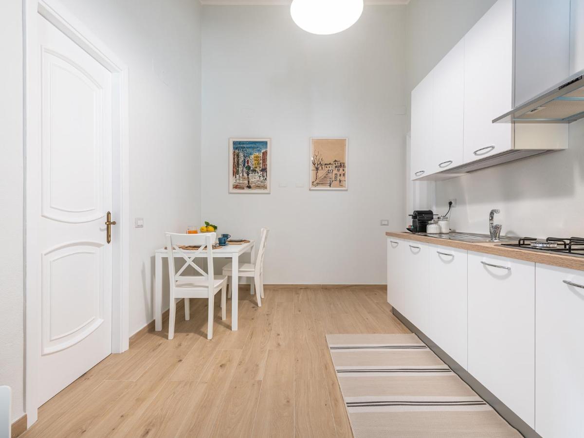 Iole Apartment